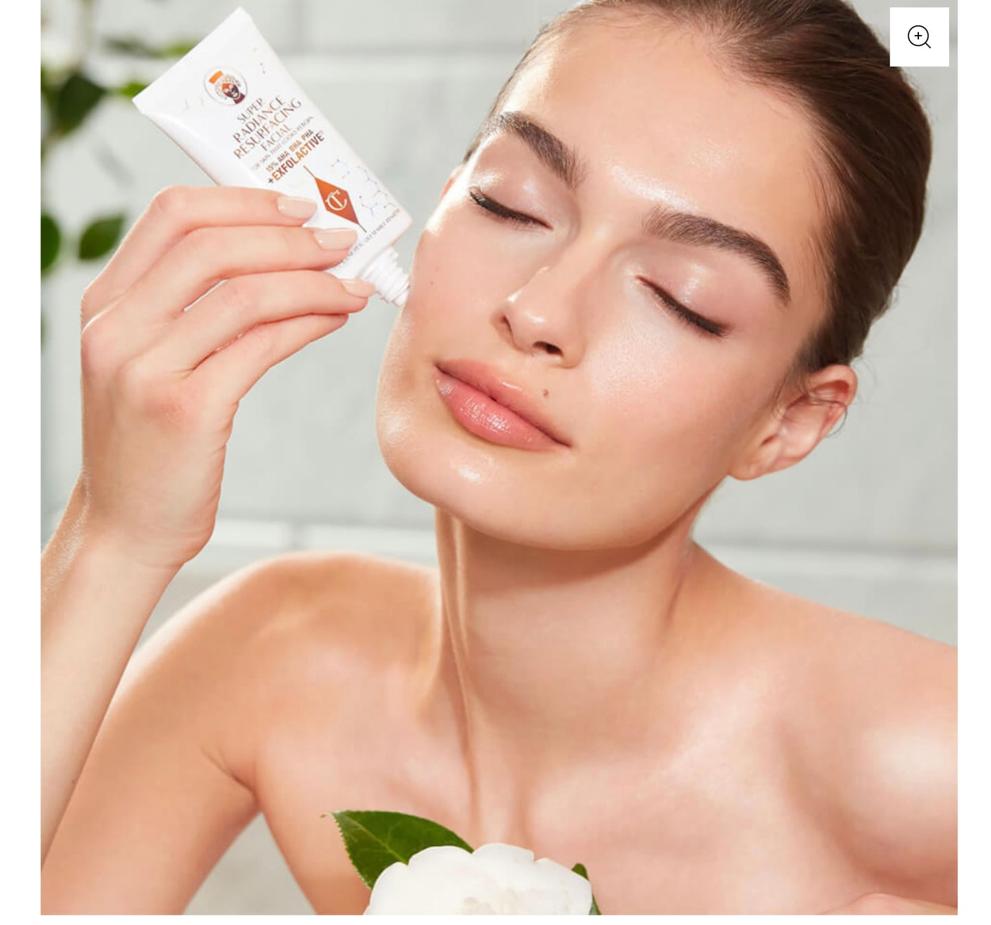 CHARLOTTE TILBURY SUPER RADIANCE RESURFACING FACIAL